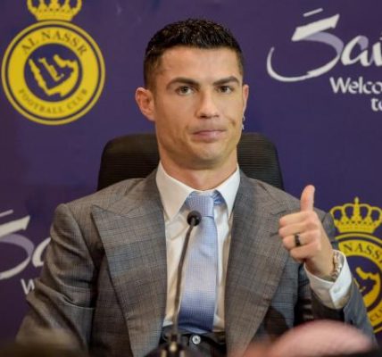 how much is ronaldo salary in al nassr