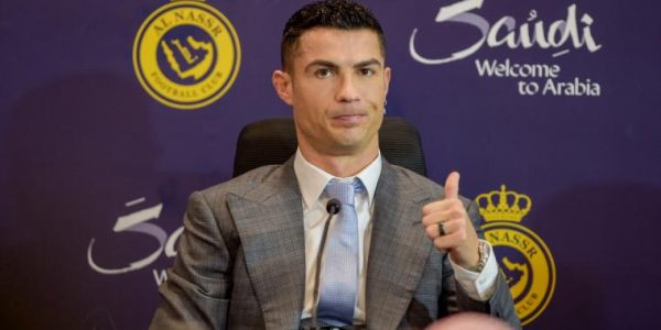 how much is ronaldo salary in al nassr